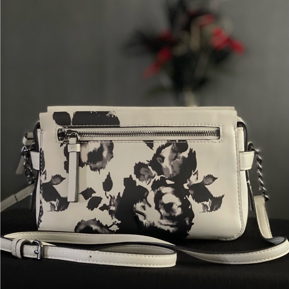 Simply Vera Wang Sintra Crossbody Bag Purse Black Gray Cream Silver Pockets EUC - Picture 12 of 15